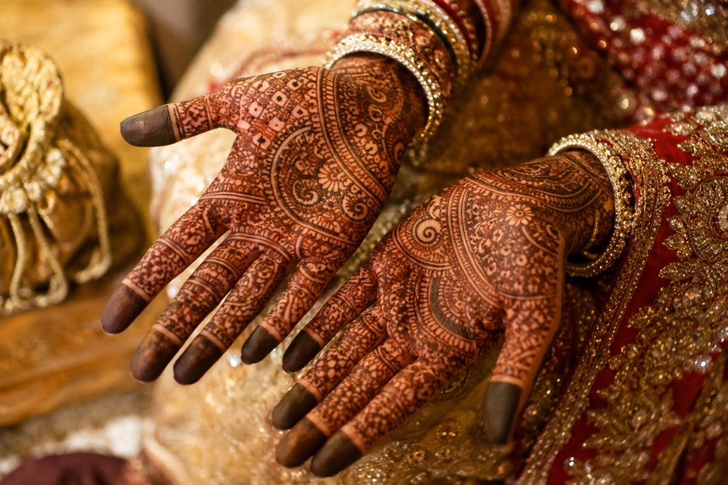 Detailed bridal henna design